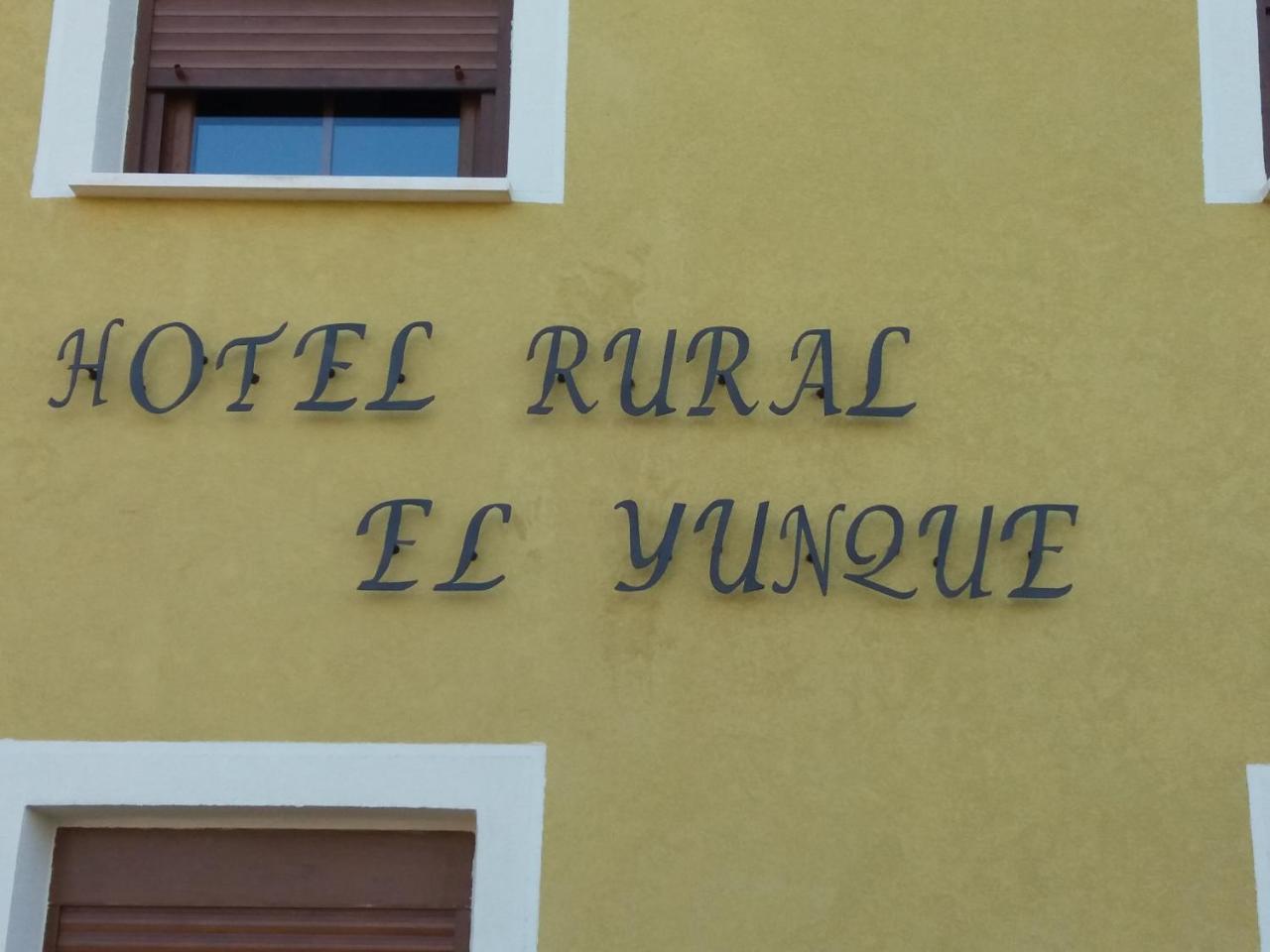 Hotel Rural El Yunque Santibanez de la Pena Esterno foto